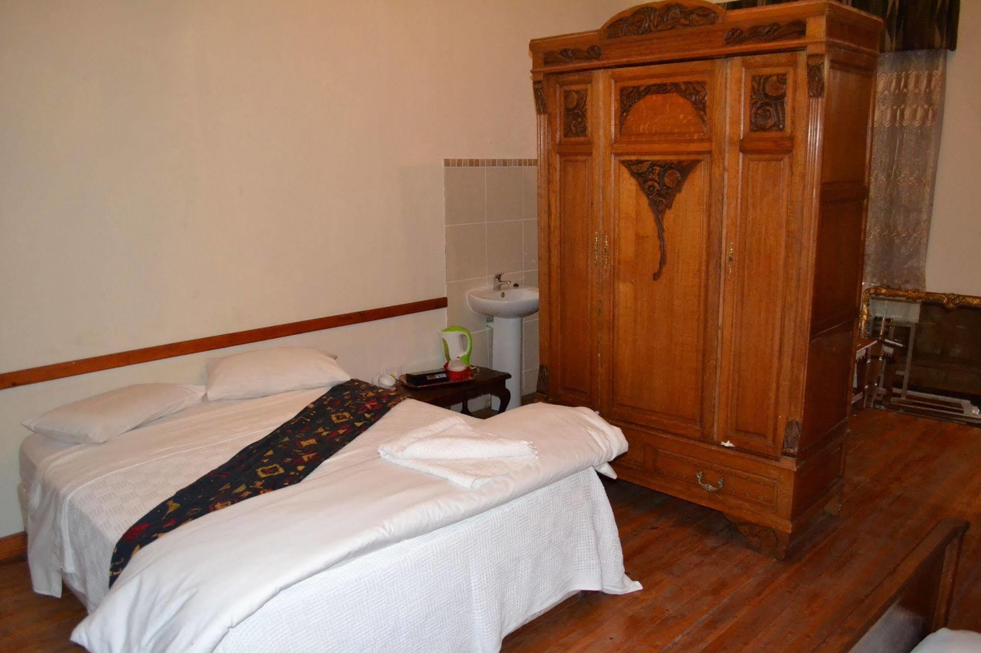Schulteheim Hotel Uniondale  ภายนอก รูปภาพ